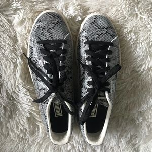 Puma Clyde Tennis Shoes